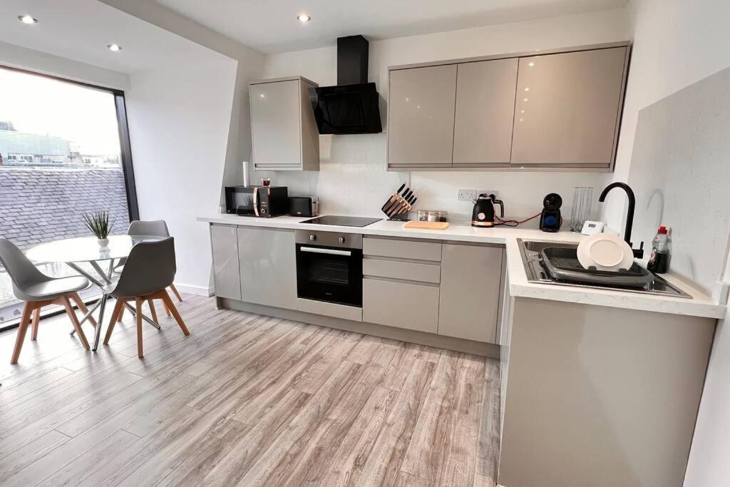 Ferienwohnung Top Floor Gem In Liverpool City Centre Exterior foto